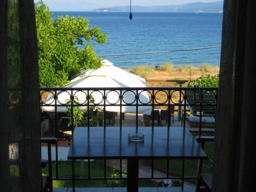 Ammos Studios And Apartments Mikro Exterior foto